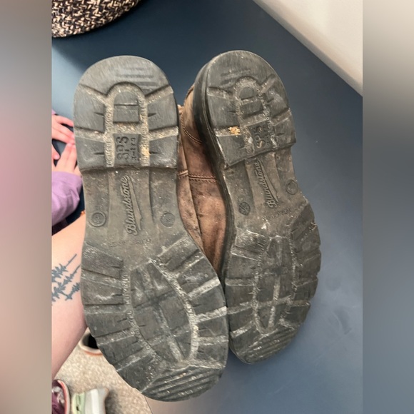 Brown Blundstones USW 11/ USM 9 - Picture 2 of 3